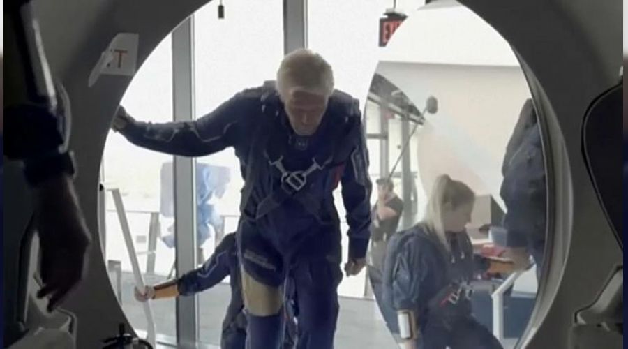Milyarder Branson, uzay yolculu�una ��k�yor