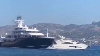 Milyon dolarlk mega yat, motoryat ezip geti