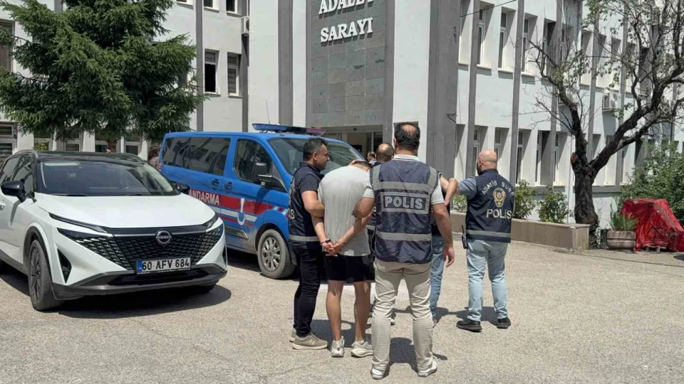 "M�T"  personeli yalan�yla ya�l� kad�n� doland�ran 2 ��pheli tutukland�
