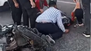 Motosiklet savruldu, src ar yaraland