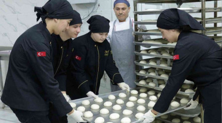 Mula'da meslek lisesinde ekmek retimi balad