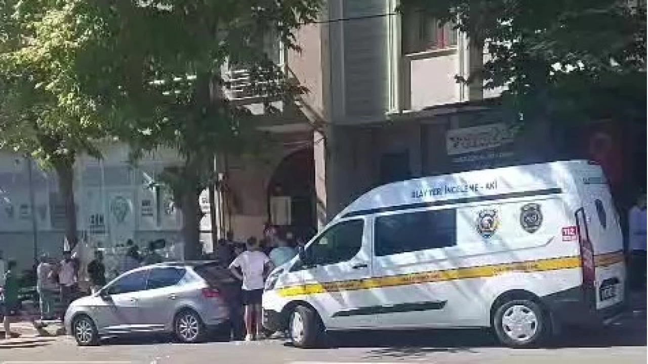Muhabirin telefonunu gasp edip, mesaj att�lar