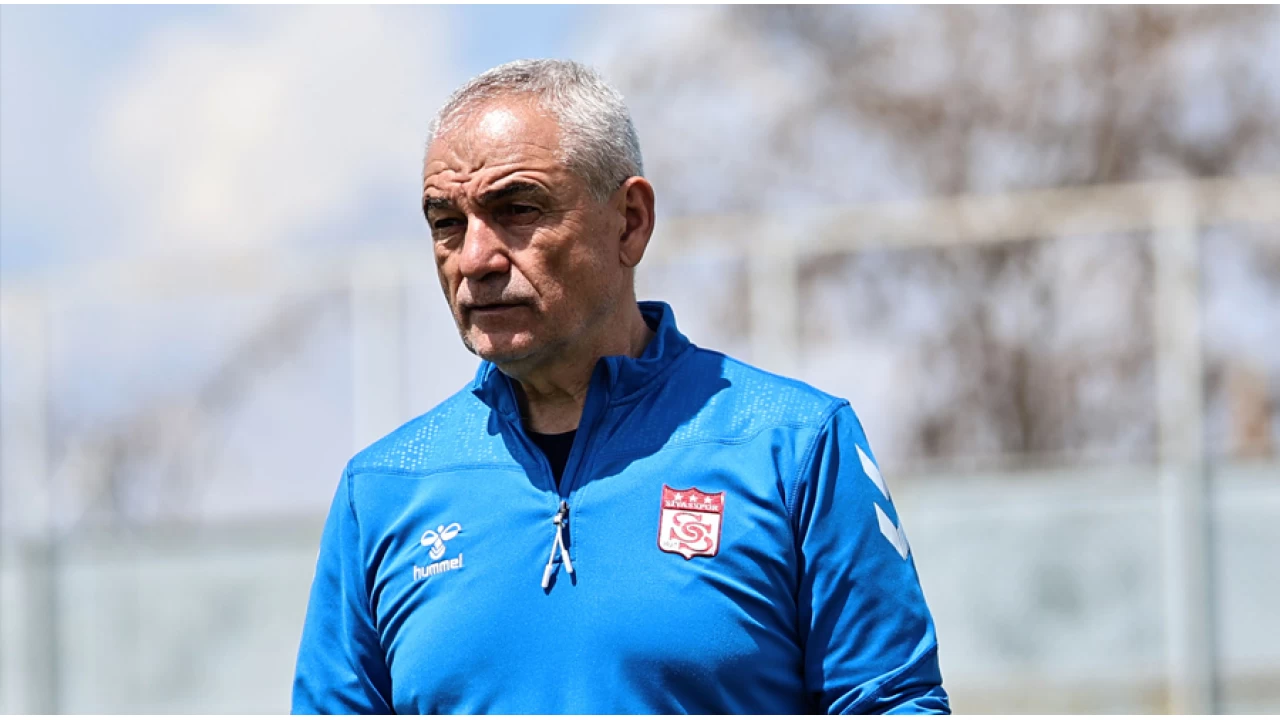 Net Global Sivasspor Teknik Direktörü Çalımbay'dan taraftara çağrı: