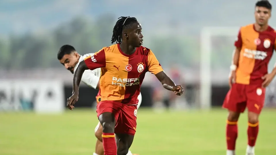 Nhaga ta� gibi top oynad�: Galatasaray'da olur mu!