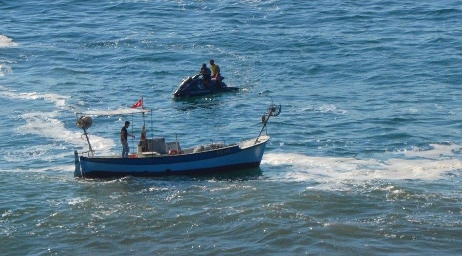 Ordu'da denizde ak�nt�ya kap�lan iki ki�iden biri kurtar�ld�, di�eri kayboldu