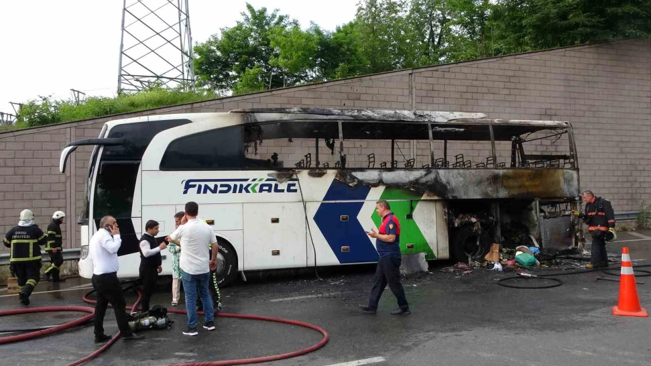 Ordu'da yolcu otobüsü alev alev yandı