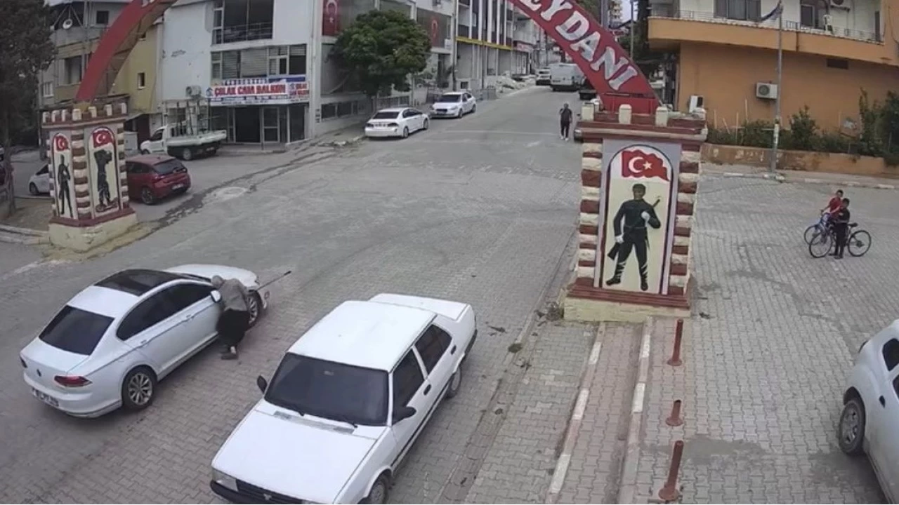 Osmaniye'de otomobil g�rme engelli vatanda�a �arpt�