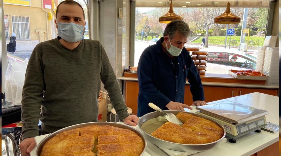 Ramazan sofralarnn vazgeilmezi: Kaymakl ekmek kadayf