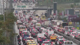 Saanak ya stanbul trafiini kilitledi