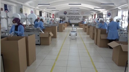 Sağlık Bakanlığı için 100 milyon maske üretildi.