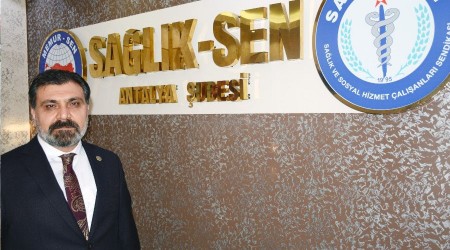 Sağlık çalışanları, yakınlarının da aşılamada öncelikli olmasını istiyor
