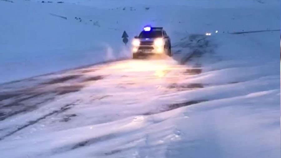 Sahara Ge�idinde kar, ula��m� olumsuz etkiliyor