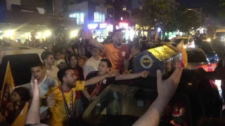 ampiyonluk kutlamalarnda Fenerbahe tabutu tand