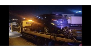 Sancaktepe'de kontrolden kan otomobil fabrika duvarna arpt: 2 yaral