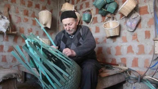 Sepet örerek geçen bir ömür: 10 yaşından bu yana sepet örüyor