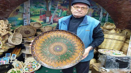 Servet verseler de satmıyor