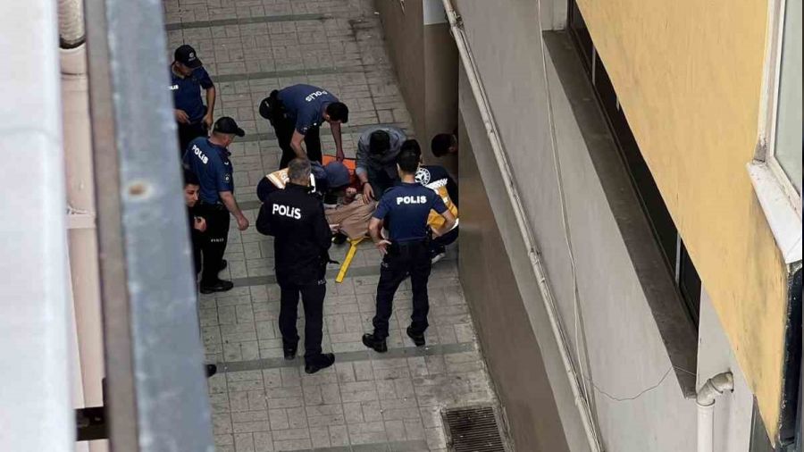 Silivri'de deh�et: 16 ya��nda anne, abla ve kom�u katili oldu