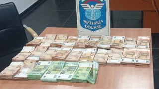 S�n�r kap�s�nda beyan edilmemi� 86 bin 260 euro ele ge�irildi