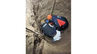 Sivas'ta bir vatanda komusunun kazd ukura dt!