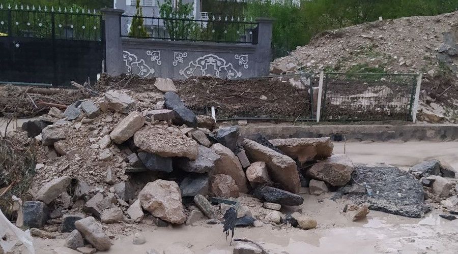 Sivas'ta sağanak yağış taşkınlara neden oldu
