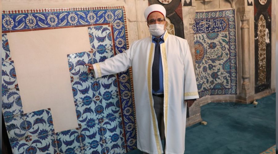 Tarihi Ulu Cami, �al�nan �inilerini bekliyor