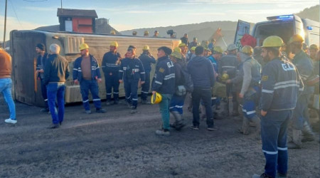 Tavşanlı'da kömür işçilerini taşıyan servis devrildi: 11 yaralı
