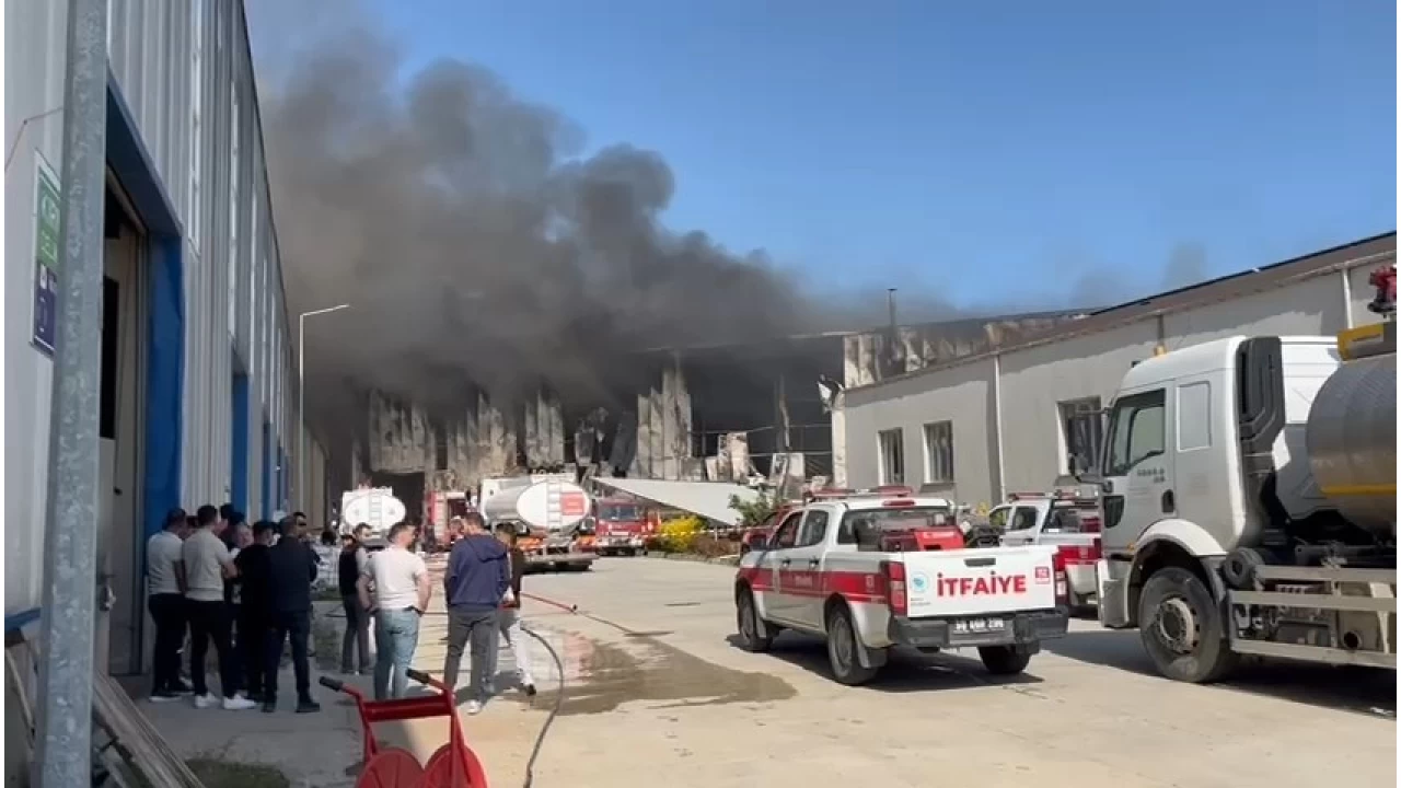 Tekirdağ'da fabrika yangını kontrol altına alındı