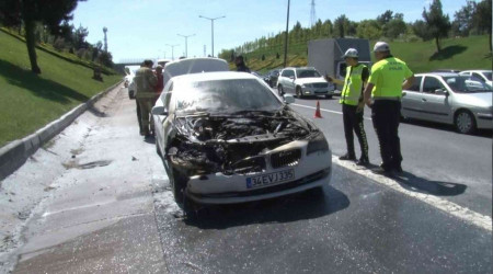 TEM Otoyolu'nda araç alev aldı