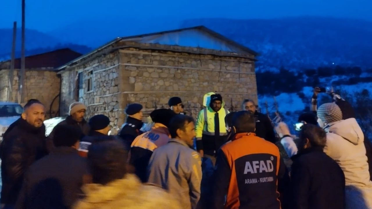 Tipide mahsur kalan 2 kişi kurtarıldı