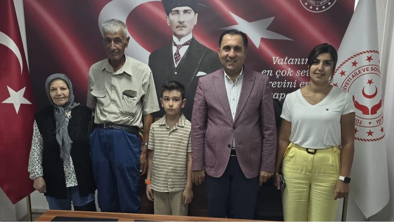 Torunlarına koruyucu aile oldular