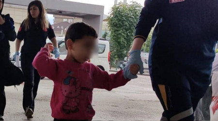 Toz deterjan yiyen çocuk hastanelik oldu