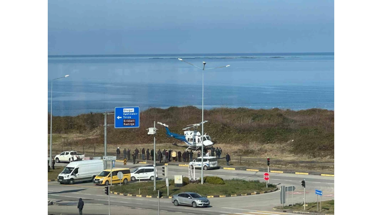 Trabzon'da sahil yoluna helikopter indi