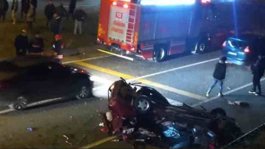 Trabzon'da trafik kazas�: 2 �l�, 2 yaral�