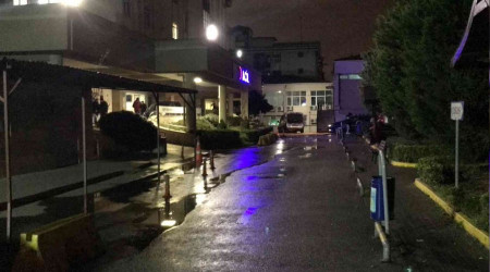 Tramvay durağında bıçaklı maç kavgası