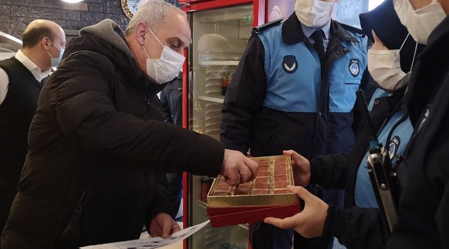 �mraniye'de kontroll� a��lan kafe ve restoranlara denetim