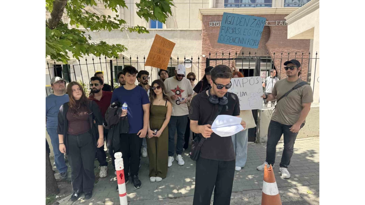 �niversite ��rencilerinden y�zde 74'l�k zam protestosu