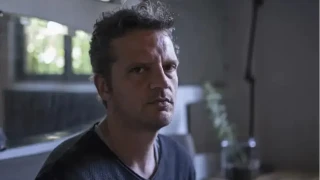 Ünlü yönetmen evinde silahlı saldırıya uğradı