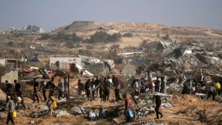UNRWA: Gazze'de siviller, yiyecek alma umuduyla gittikleri datm merkezinde youn saldrya maruz kalyor