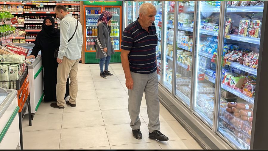 Vatanda� g�da ve bar�nma i�in �al���yor!