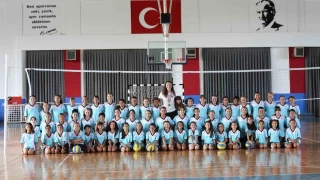 Voleybol yaz okuluna büyük ilgi