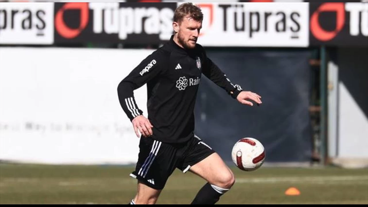 Worrall ilk idmanına çıktı