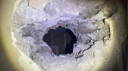 Yan dükkanın duvarını kırıp kuyumcuya girdi, 900 bin liralık altın çaldı