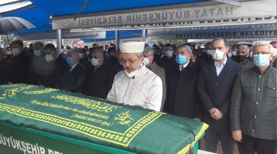 Yaylada�� Belediye Ba�kan� topra�a verildi
