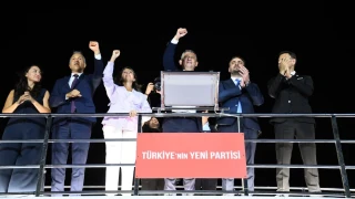 Yeni Parti Genel Ba�kan� �zel, "Karar Milletindir, �sk�dar Milletindir" bulu�mas�nda konu�tu: