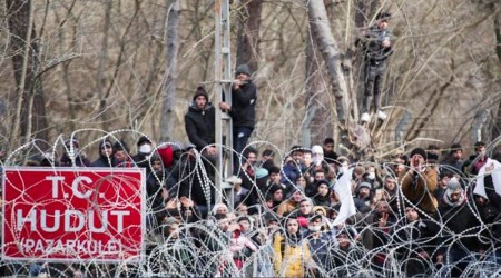 Yunan'dan sığınmacılara kurşun