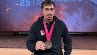 Yusuf Fehmi Gen, silkmede dnya ncs