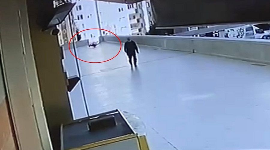 16 ya��nda 12'nci kattan d��t�