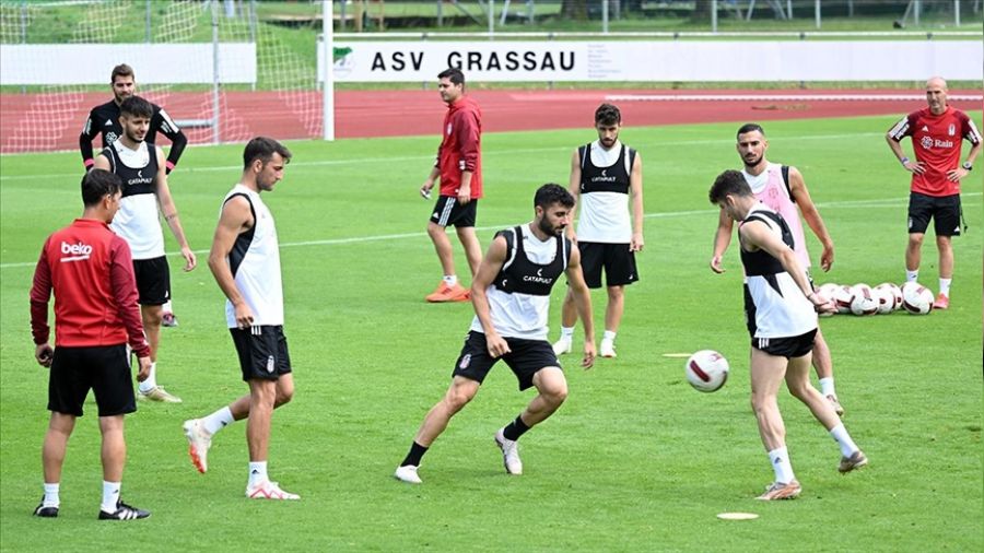 25 ki�ilik kadro UEFA'ya bildirildi
