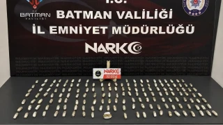 4 yolcunun midesinden 2 kilo 700 gram uyuşturucu çıktı