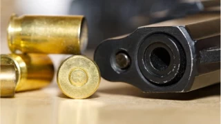 6 yaşındaki öğrencisi tarafından vurulan öğretmene 10 milyon dolar tazminat